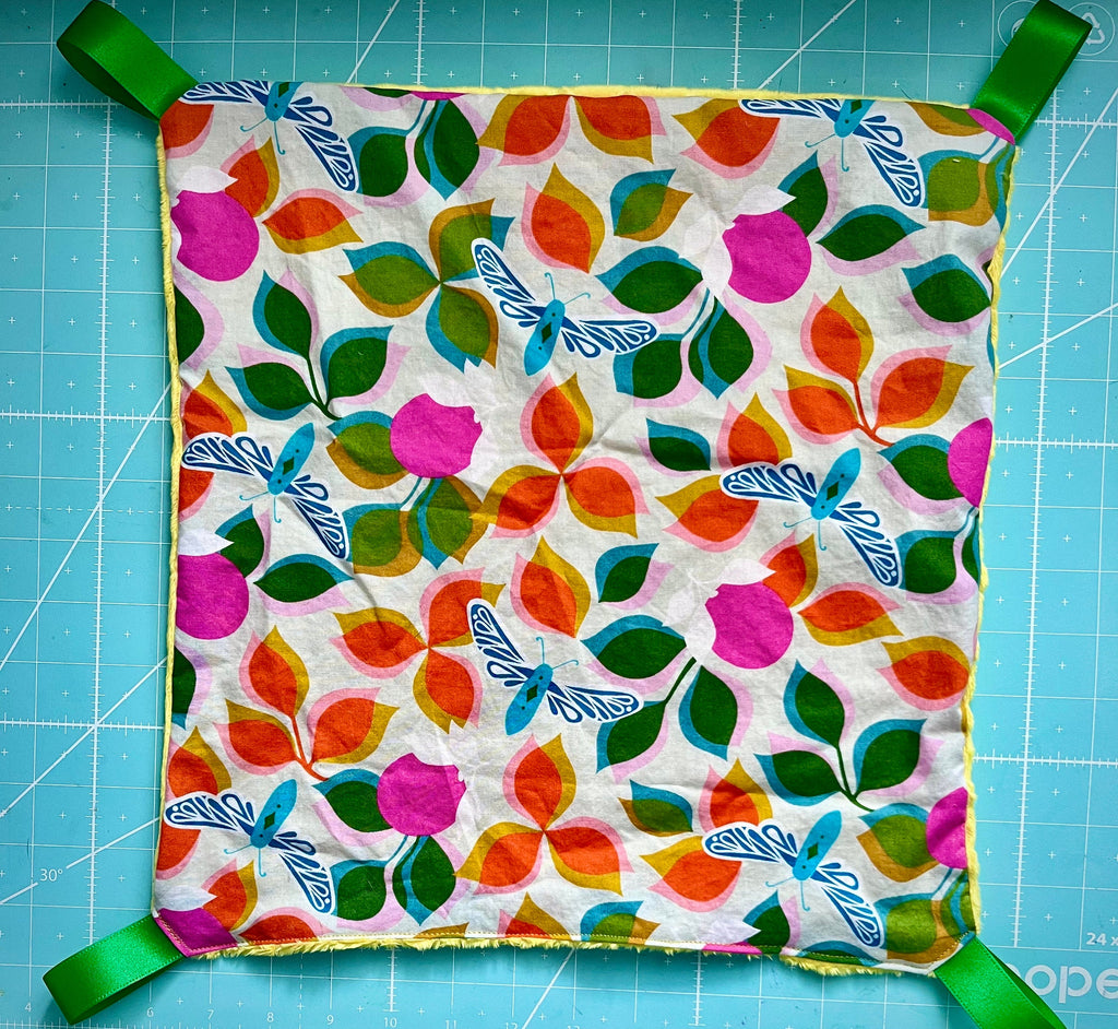 Hamac fleurs et libellule