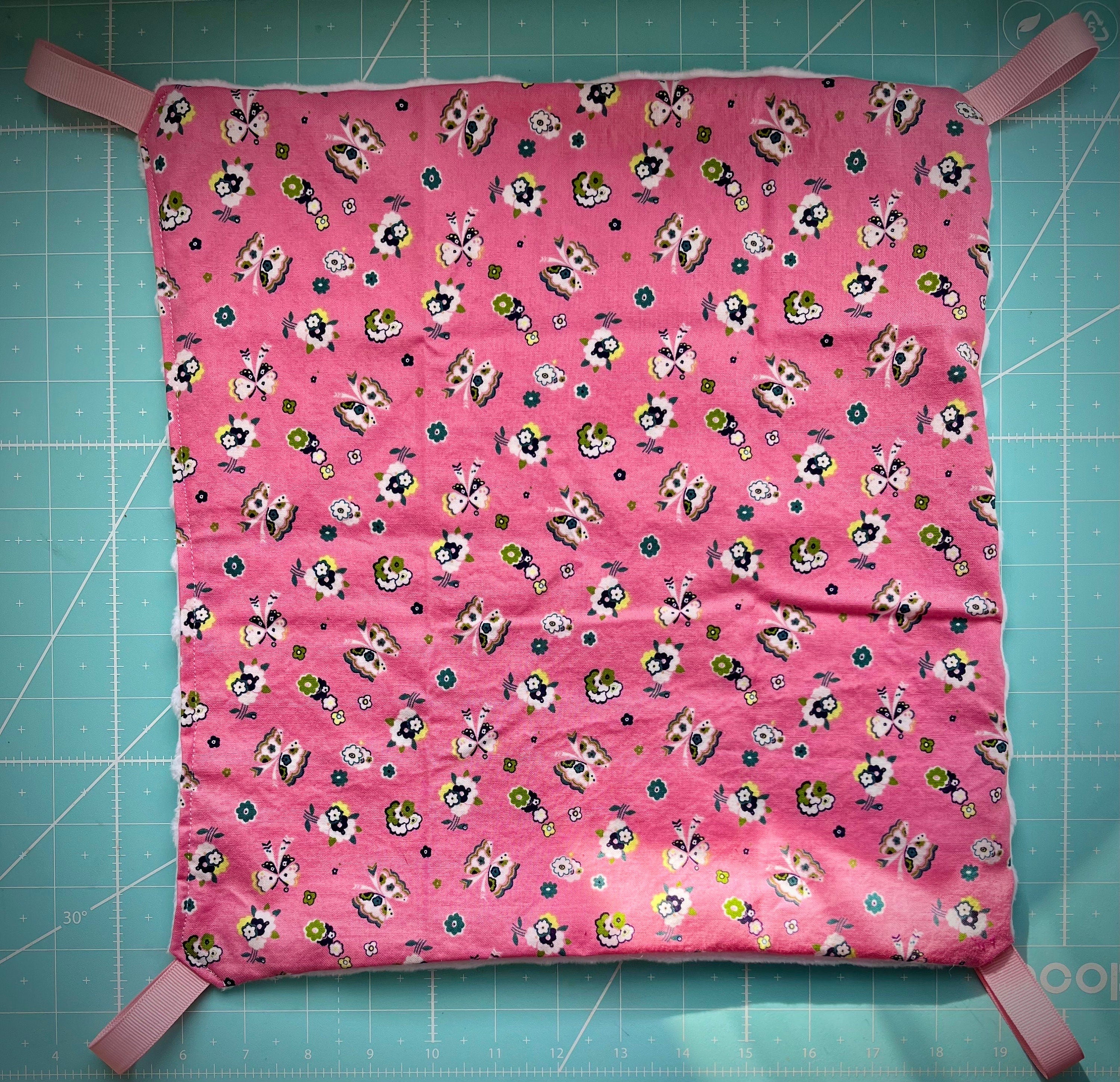 Hamac fleuris et papillons rose